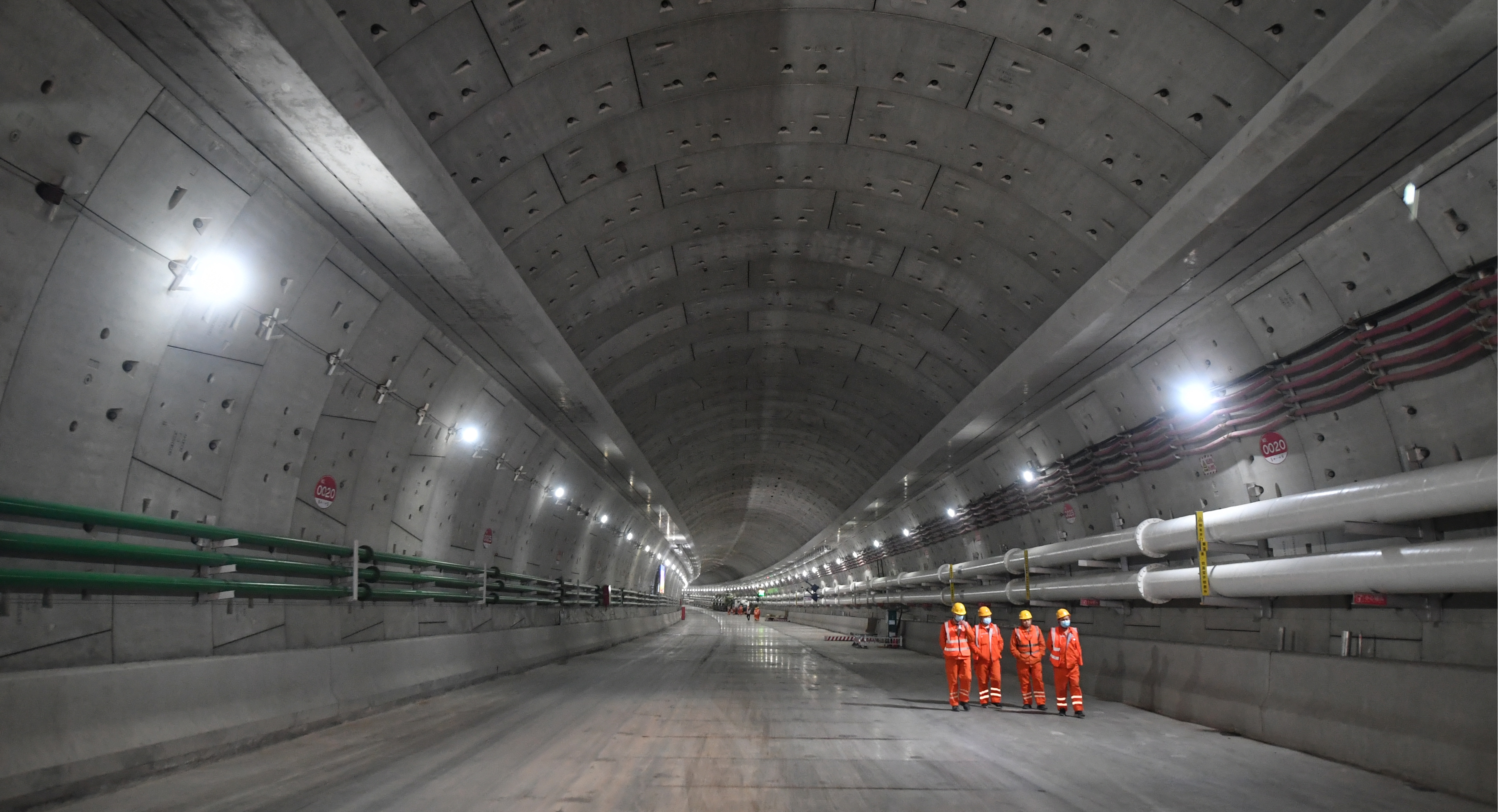  Tunnel Case Studies | UWB personnel and vehicle management system in a shield tunnel